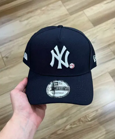 Boné New Era 9Forty New York Yankees Aba Curva Marinho e Branco