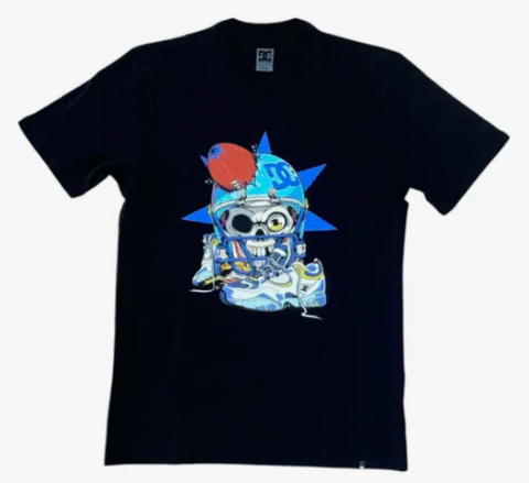 Camiseta Dc Shoes Smashing Helmet Preta
